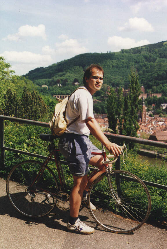 Bernd mit Fahrrad 90kb