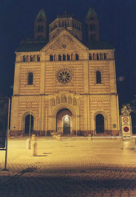 Speyer Dom bei Nacht 71kb